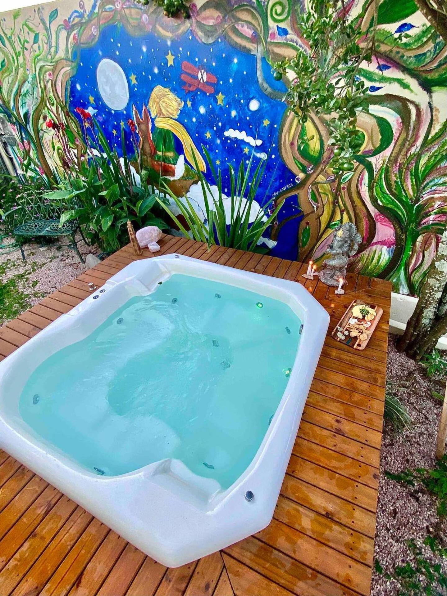 Private Cosmic Villa! 2 Homes, Yoga Room & Jacuzzi! Алту-Параизу-ди-Гояс Экстерьер фото